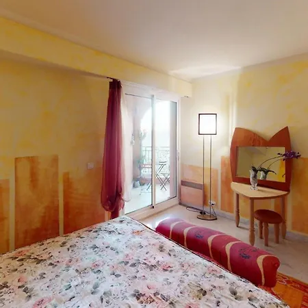 7vp - Beau Et Grand 2p Plein Centre Face Avec Parking Apartamento Menton